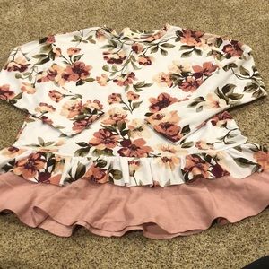 Long sleeve peplum floral top